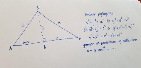 Trekant med regnestykke ved siden av, bruker Pytagoras 
